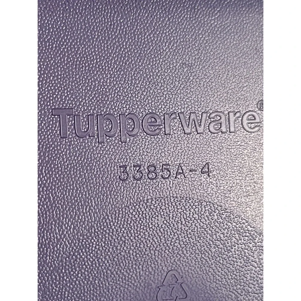 Tupperware 3385A-3 2.5 Cup Blue Vented Storage Container & Lid 7386A-5